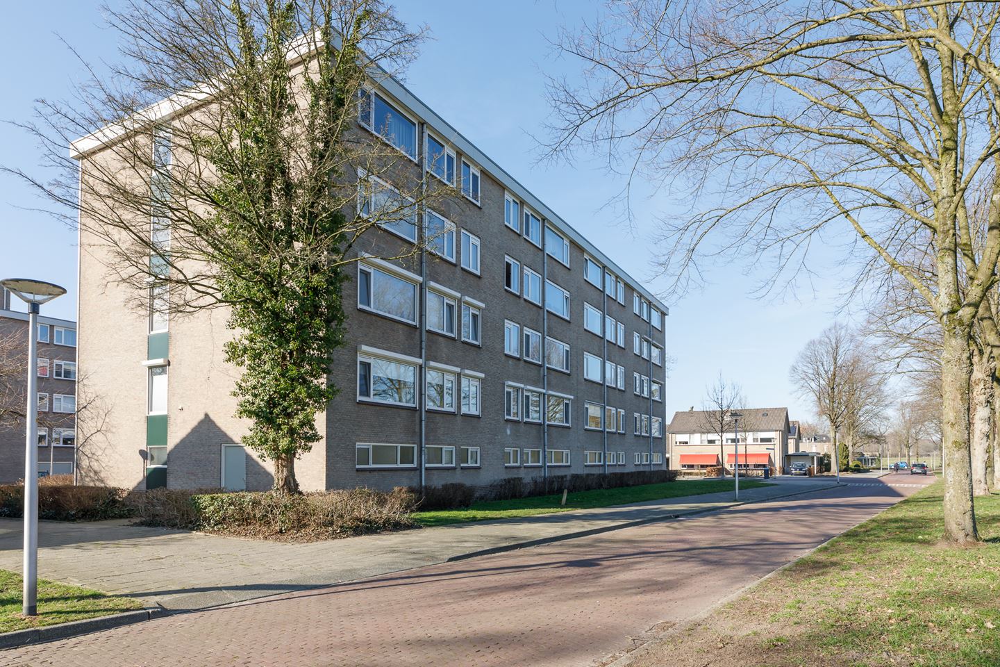 Te Huur 4 Kamer Appartement J.J. van Deinselaan In Enschede